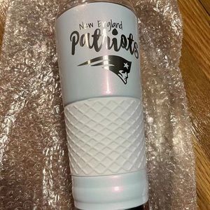 Brand new New England Patriots stainless 24 Oz Beverage Tumbler